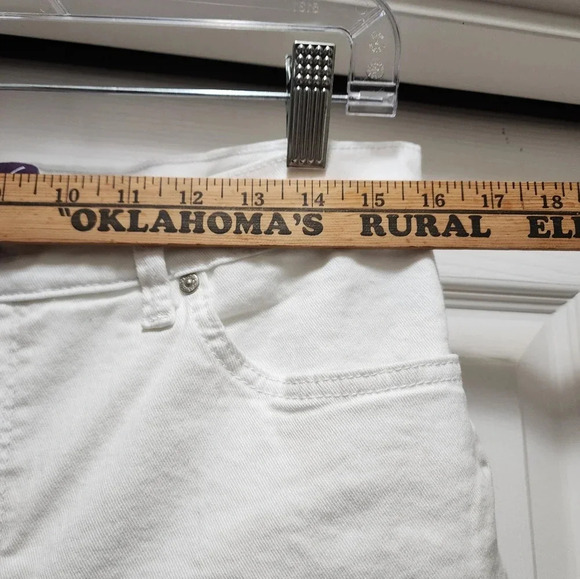 2 Gloria Vanderbilt Women's 12 Amanda Jeans Lot White Slimming Stretch - Nice! - Picture 4 of 11